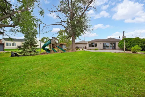 1677 W BUTTE DES MORTS BEACH RD, Neenah, WI 54956