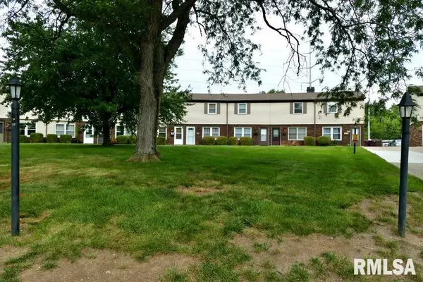 1936 CANTERBURY DR #2Q, Washington, IL 61571