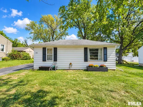 126 N EISELE DR, Bellevue, IL 61604