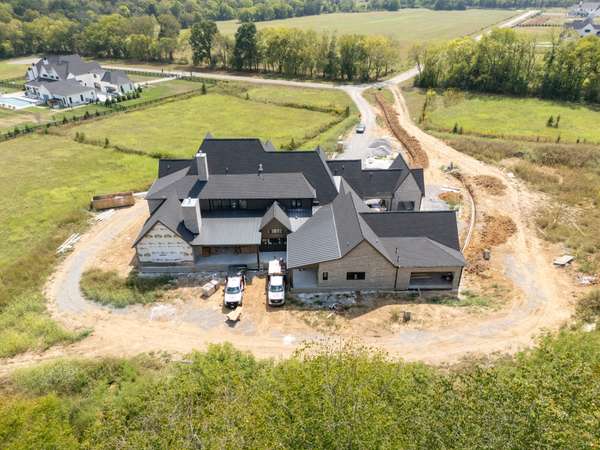 7019 Belcastle Ln, College Grove, TN 37046