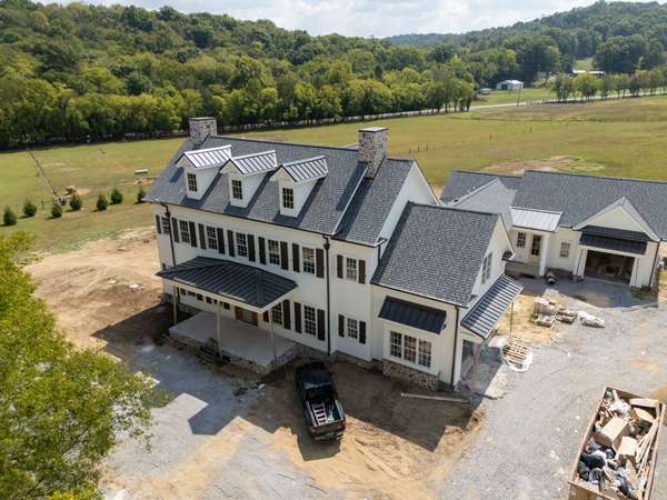 6747 Cool Springs Rd, Thompsons Station, TN 37179