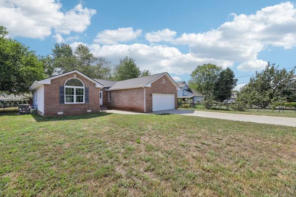 3316 Mallard Dr, Clarksville, TN 37042