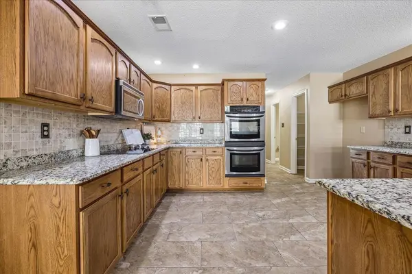 1386 STABLE RUN DR, Cordova, TN 38016