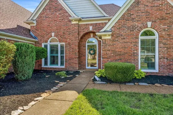1386 STABLE RUN DR, Cordova, TN 38016