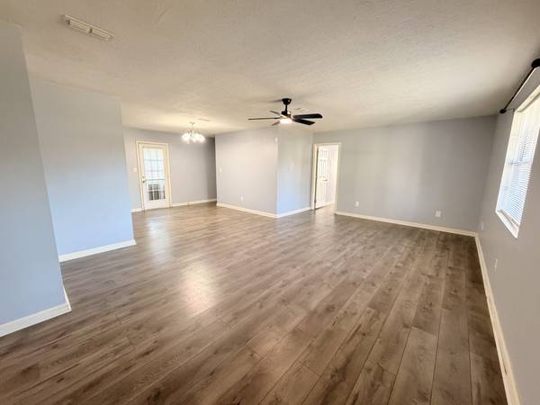 1182 Max Ct, Oak Grove, KY 42262