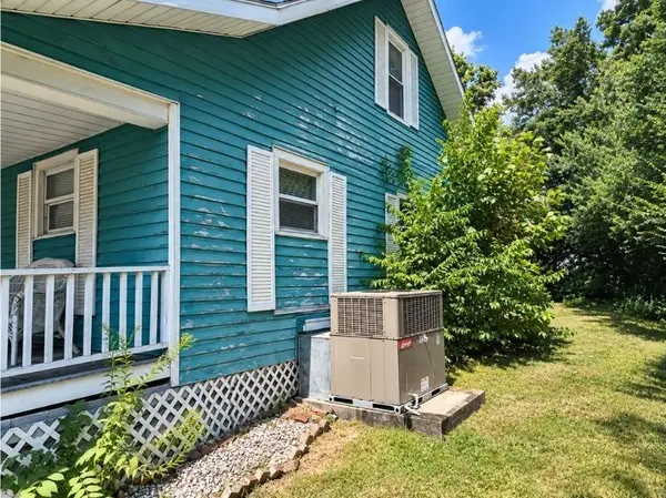 701 Hopkinsville St, Princeton, KY 42445