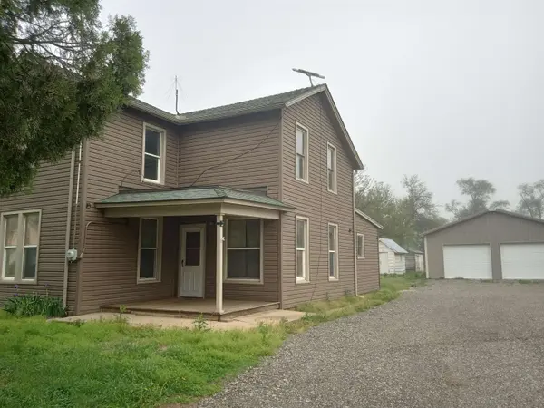 522 North,  Halstead,  KS 67056