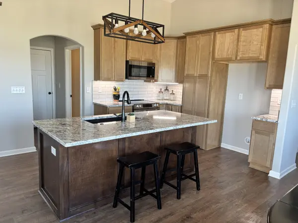 2618 E Spring Meadows Ct, Derby, KS 67037