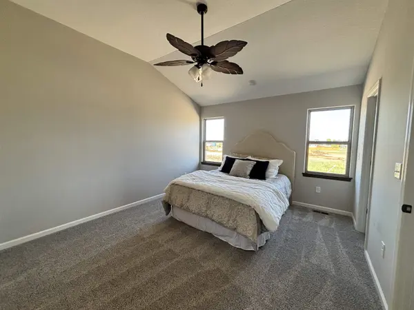 2618 E Spring Meadows Ct, Derby, KS 67037