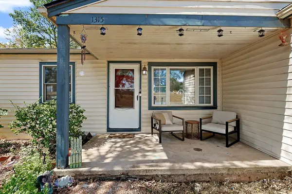 1315 E Ashford drive, Park City, KS 67219