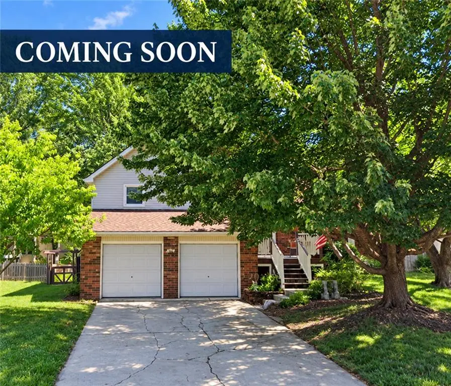 1944 E Sleepy Hollow DR, Olathe, KS 66062