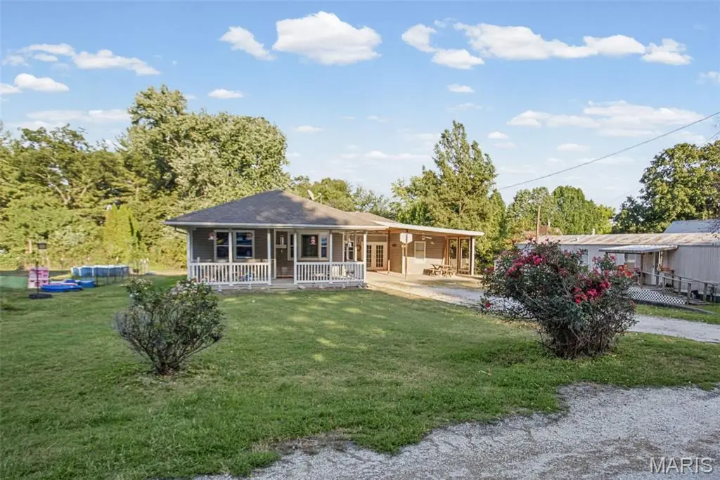 115 N St. Louis AVE, Kampsville, IL 62053
