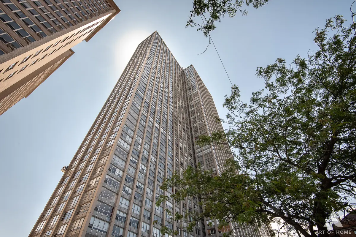 655 W Irving Park RD #2305, Chicago, IL 60613