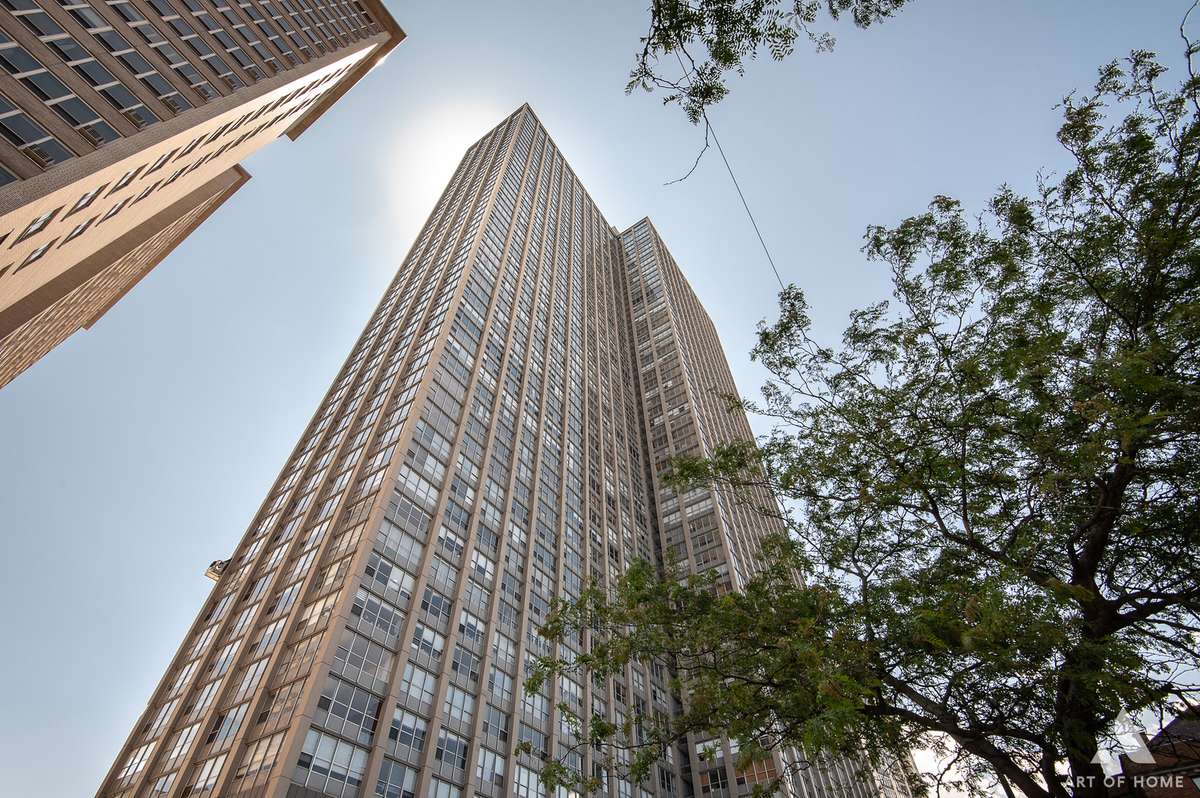 655 W Irving Park RD #2305, Chicago, IL 60613