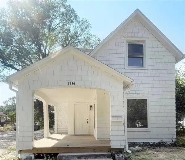 1216 S Cedar ST, Ottawa, KS 66067