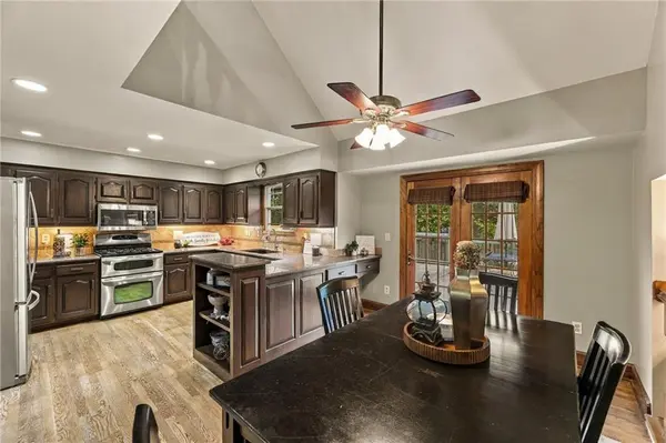 2209 S Scarborough ST, Olathe, KS 66062