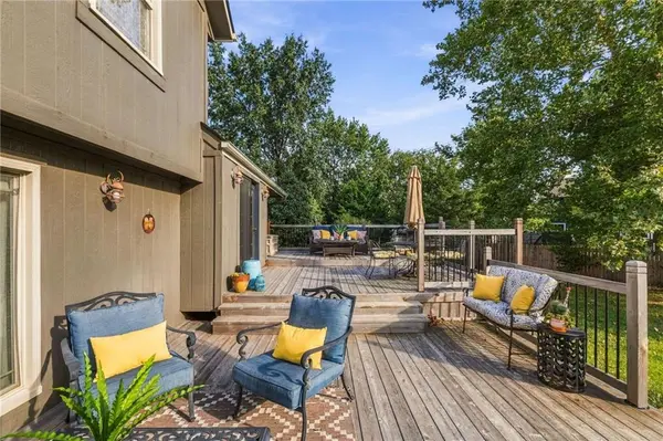 2209 S Scarborough ST, Olathe, KS 66062