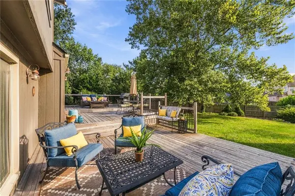 2209 S Scarborough ST, Olathe, KS 66062