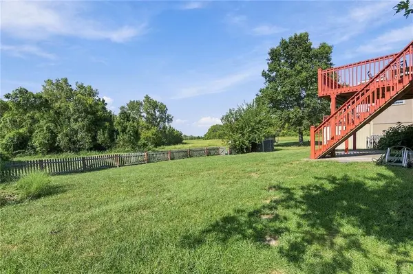 1520 SE 11th ST, Lee's Summit, MO 64081