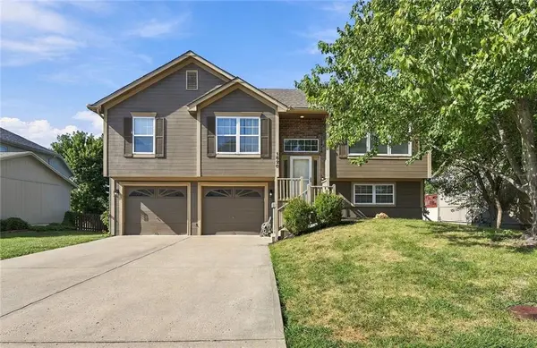 1520 SE 11th ST, Lee's Summit, MO 64081