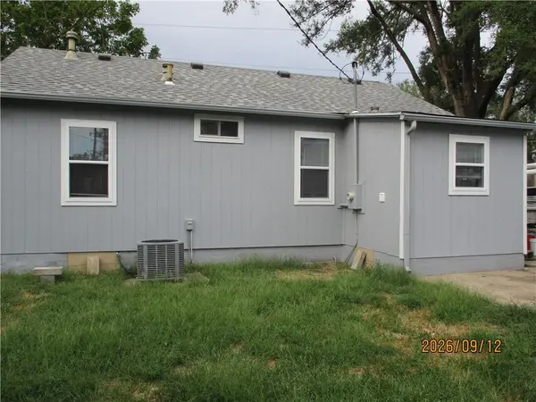 603 E Poplar ST, Olathe, KS 66061