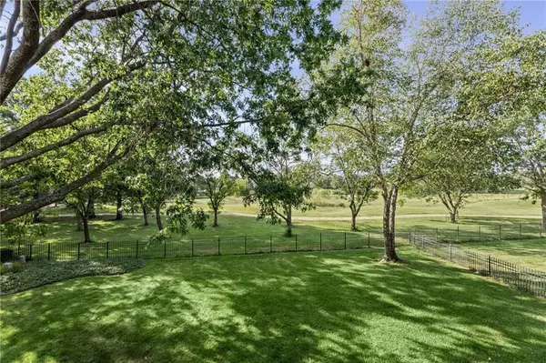 6505 W 132nd TER, Overland Park, KS 66209