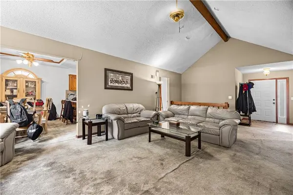 14408 St Andrews DR, Grandview, MO 64030