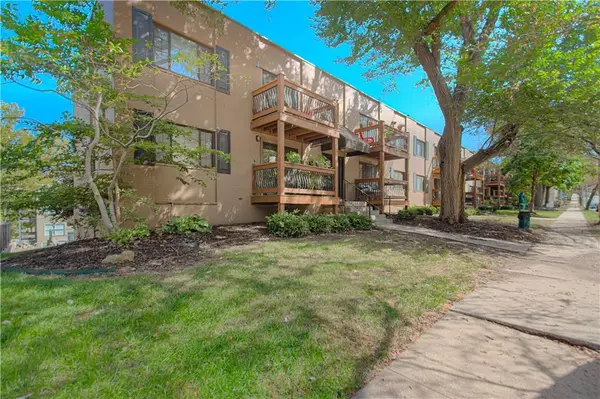 4529 Holly ST ##102, Kansas City, MO 64111