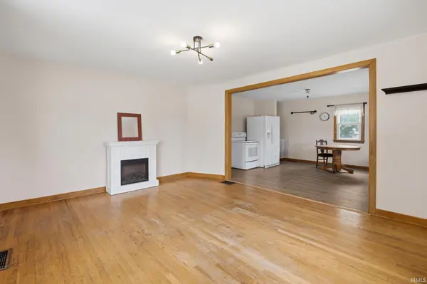 402 S Walnut ST, Huntingburg, IN 47542