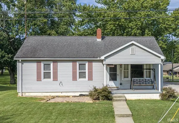 402 S Walnut ST, Huntingburg, IN 47542