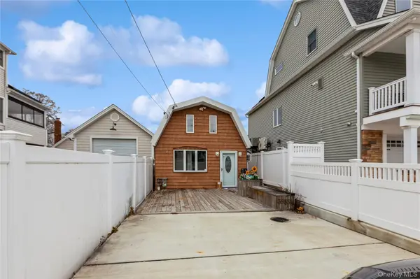 3955 South ST, Seaford, NY 11783