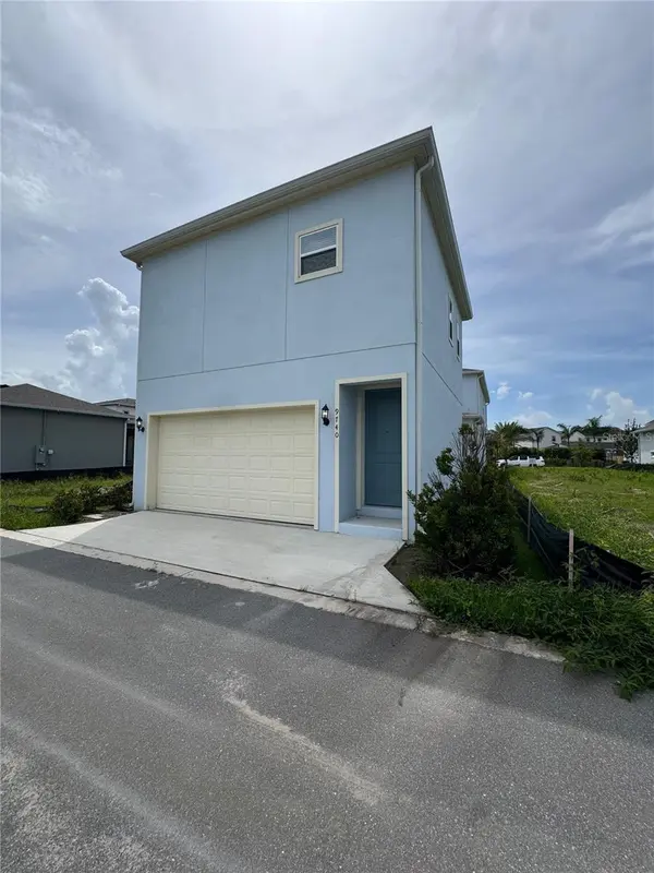9740 UNDSET ALY #9740, Orlando, FL 32827