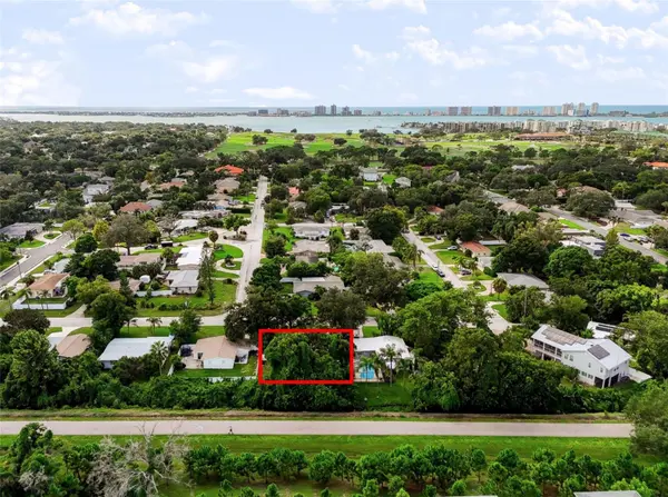 327 BARBARA CIR, Belleair, FL 33756