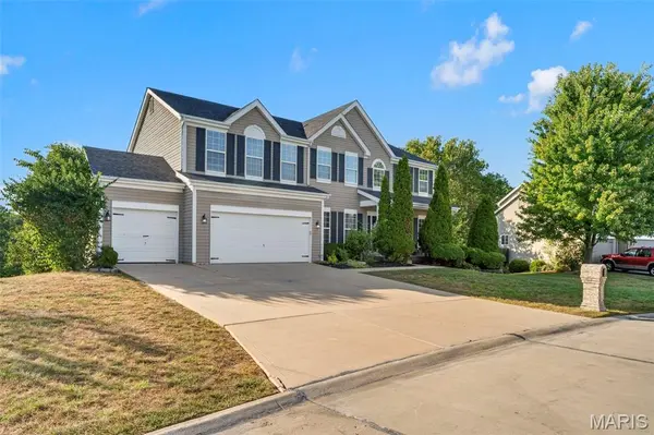 109 Crimson Oaks CT, Lake St Louis, MO 63367