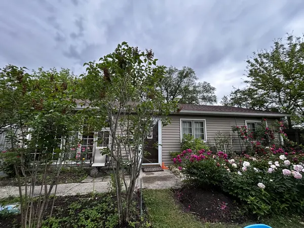 324 N EMERALD AVE, Mundelein, IL 60060