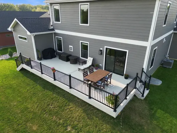 3002 Forestside LN, Valparaiso, IN 46385