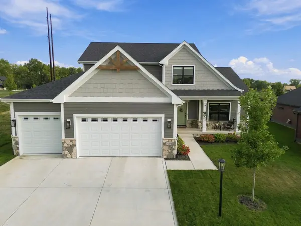 3002 Forestside LN, Valparaiso, IN 46385