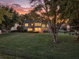 8659 Quinwood LN N, Maple Grove, MN 55369
