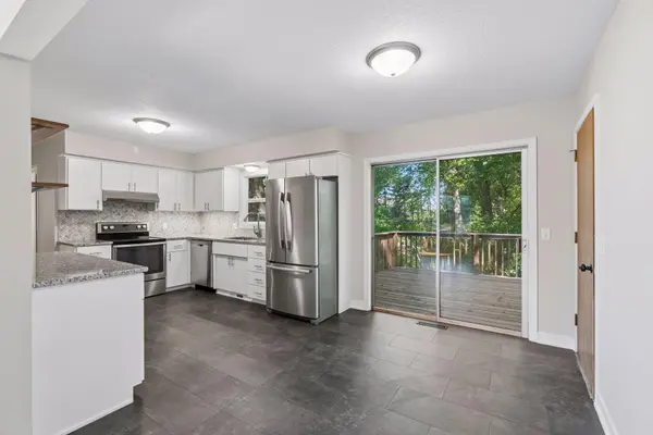 15001 Oakland AVE S, Burnsville, MN 55306