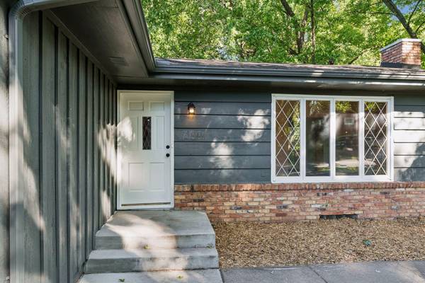 15001 Oakland AVE S, Burnsville, MN 55306