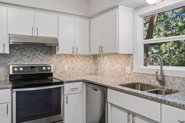 15001 Oakland AVE S, Burnsville, MN 55306
