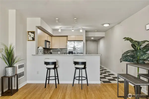 1100 106th AVE NE #704, Bellevue, WA 98004