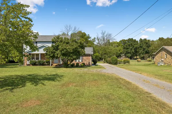 3100 Dell Dr, Hermitage, TN 37076