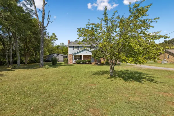 3100 Dell Dr, Hermitage, TN 37076