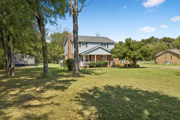 3100 Dell Dr, Hermitage, TN 37076