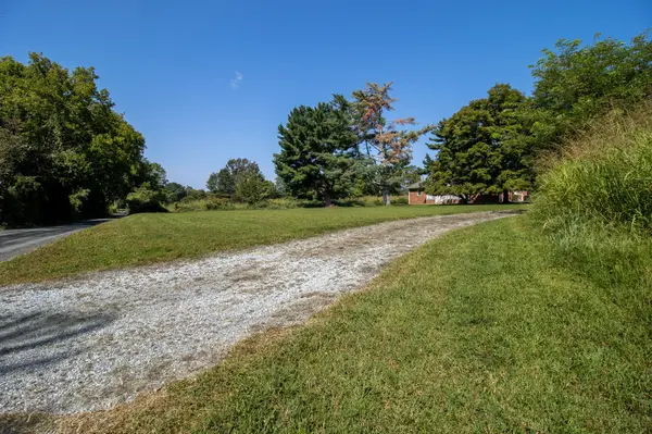 7840 Melton Rd, White House, TN 37188