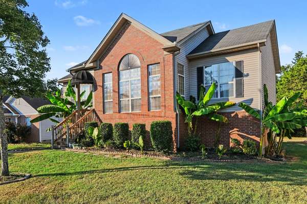 3777 Seasons Dr, Antioch, TN 37013