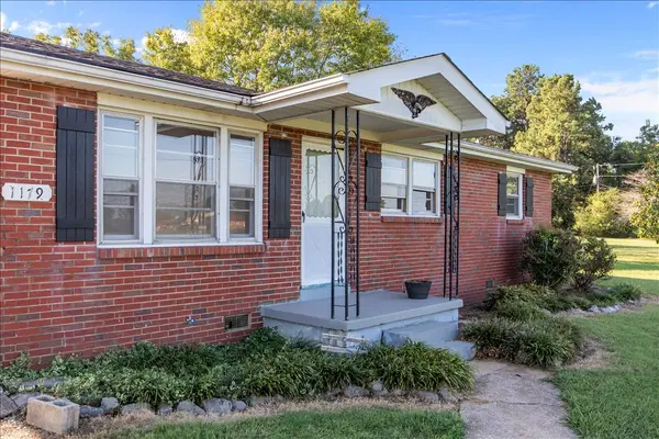 1179 Main St #N, Tennessee Ridge, TN 37178