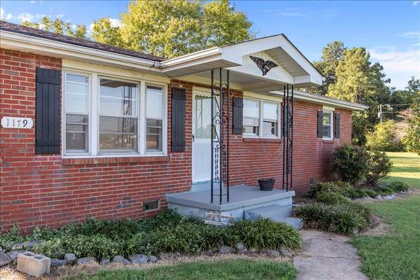 1179 Main St #N, Tennessee Ridge, TN 37178
