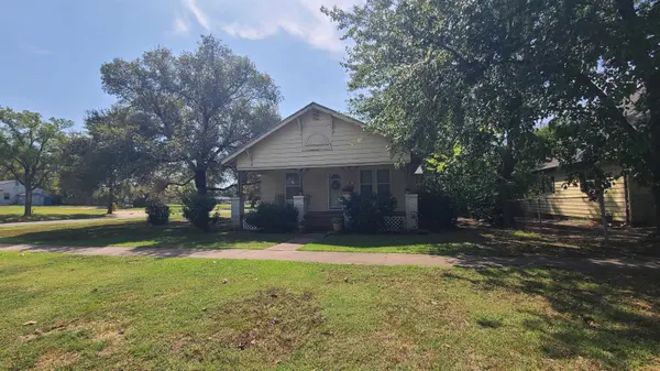 916 E Harvey, Wellington, KS 67152